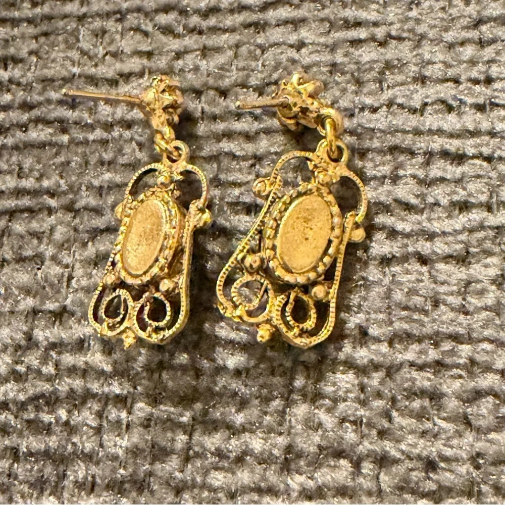 Elegant Gold and Green Earrings